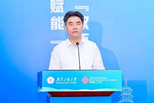 九游注册党委书记胡钦太。